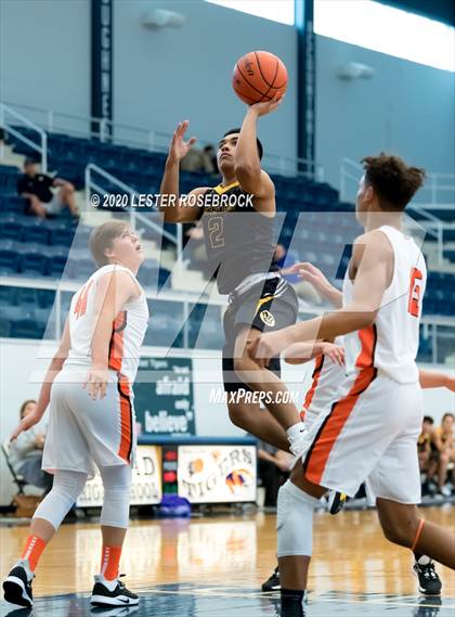 Thumbnail 1 in Karnes City vs Yorktown (Goliad Tournament) photogallery.