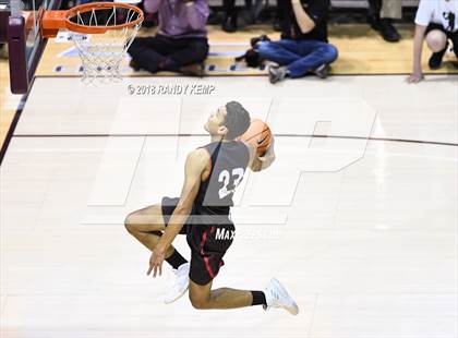 Thumbnail 1 in Bass Pro Shop Tournament of Champions Dunking Contest photogallery.