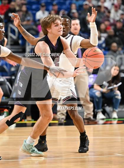 Thumbnail 3 in Clarendon vs LaPoyner (UIL 2A State Semifinal) photogallery.