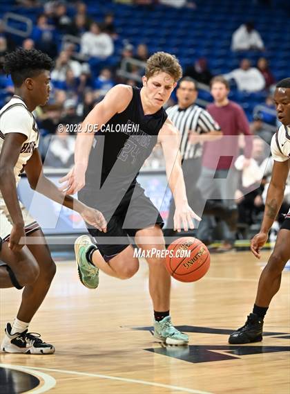 Thumbnail 2 in Clarendon vs LaPoyner (UIL 2A State Semifinal) photogallery.