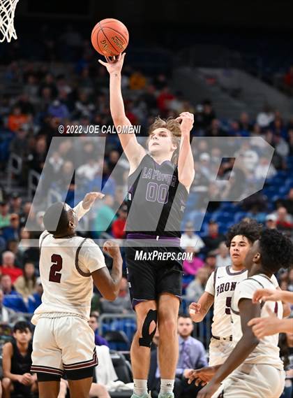 Thumbnail 2 in Clarendon vs LaPoyner (UIL 2A State Semifinal) photogallery.