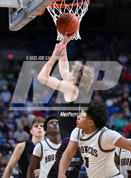 Thumbnail 2 in Clarendon vs LaPoyner (UIL 2A State Semifinal) photogallery.