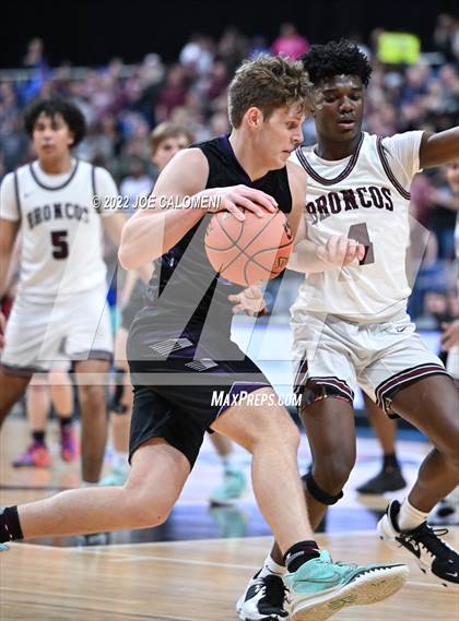 Thumbnail 2 in Clarendon vs LaPoyner (UIL 2A State Semifinal) photogallery.