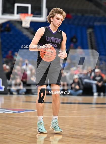 Thumbnail 2 in Clarendon vs LaPoyner (UIL 2A State Semifinal) photogallery.