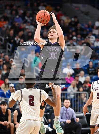 Thumbnail 3 in Clarendon vs LaPoyner (UIL 2A State Semifinal) photogallery.