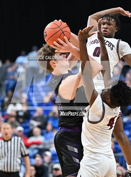 Thumbnail 1 in Clarendon vs LaPoyner (UIL 2A State Semifinal) photogallery.