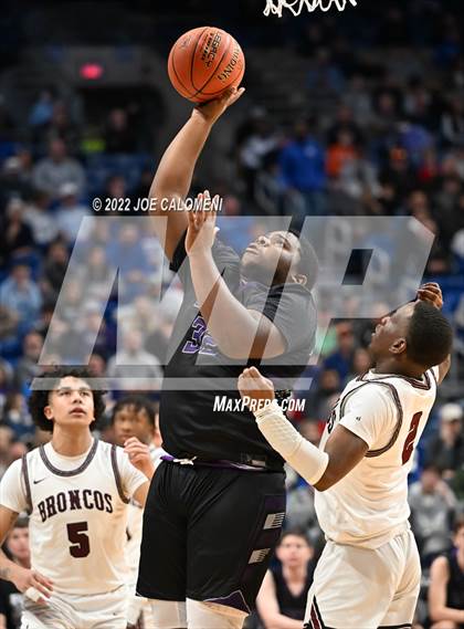 Thumbnail 2 in Clarendon vs LaPoyner (UIL 2A State Semifinal) photogallery.