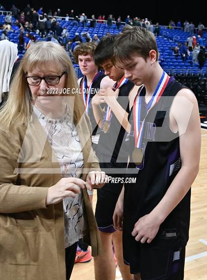 Thumbnail 2 in Clarendon vs LaPoyner (UIL 2A State Semifinal) photogallery.