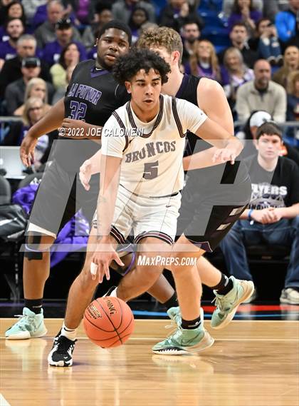 Thumbnail 2 in Clarendon vs LaPoyner (UIL 2A State Semifinal) photogallery.