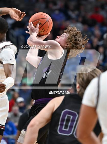 Thumbnail 2 in Clarendon vs LaPoyner (UIL 2A State Semifinal) photogallery.