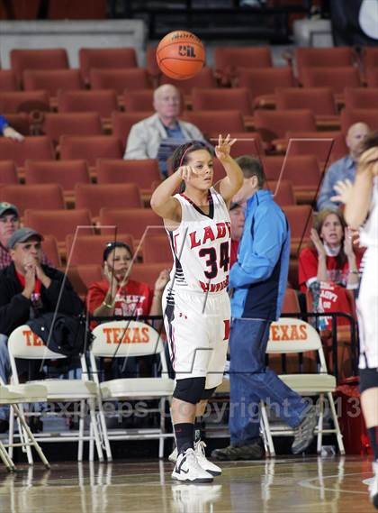 Thumbnail 1 in Whitharral vs. Leakey (UIL 1A Semifinal) photogallery.