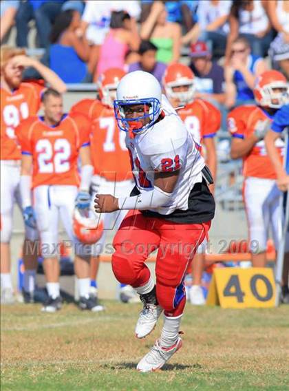 Thumbnail 1 in Crawford @ Clairemont photogallery.