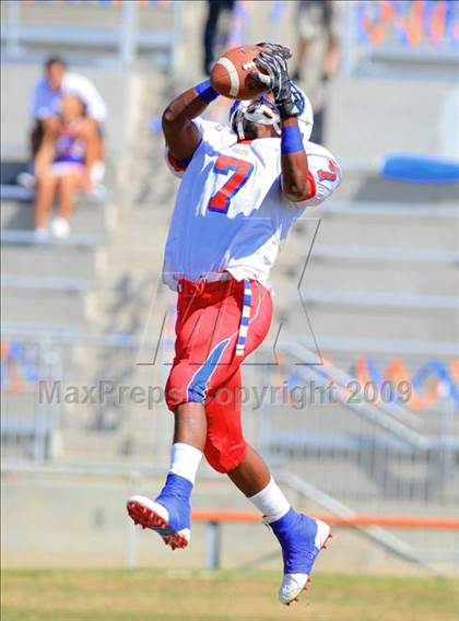Thumbnail 2 in Crawford @ Clairemont photogallery.