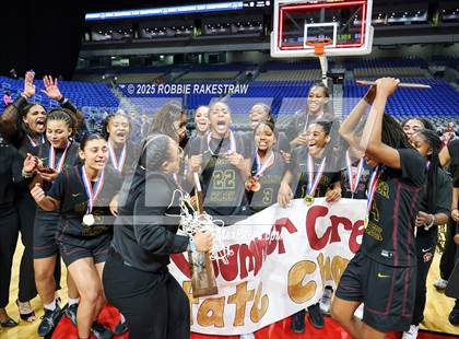 Thumbnail 3 in Summer Creek vs. Cedar Hill (UIL 6A Basketball Division I Final Medal Ceremony) photogallery.