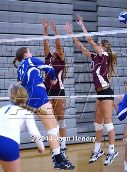Thumbnail 3 in Laguna Beach vs O'Gorman(Durango Fall CLassic) photogallery.
