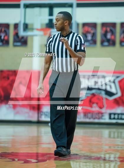 Thumbnail 2 in Ellison vs. Keller (Whataburger Classic) photogallery.