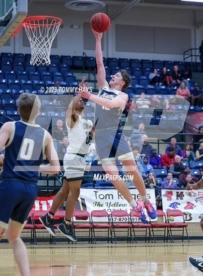 Thumbnail 1 in Ellison vs. Keller (Whataburger Classic) photogallery.