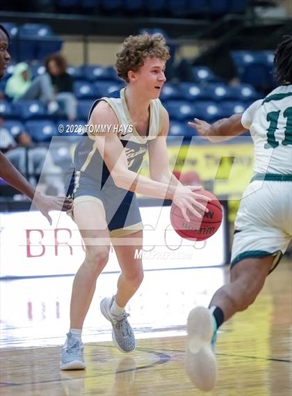 Thumbnail 3 in Ellison vs. Keller (Whataburger Classic) photogallery.