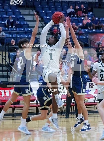 Thumbnail 1 in Ellison vs. Keller (Whataburger Classic) photogallery.