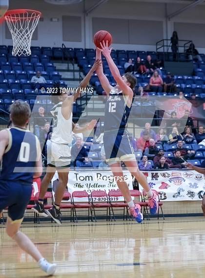 Thumbnail 2 in Ellison vs. Keller (Whataburger Classic) photogallery.