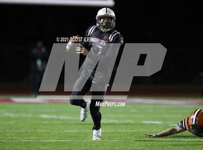Thumbnail 2 in Versailles vs. Harvest Prep (OHSAA D5 State Semi Final) photogallery.