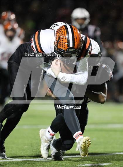 Thumbnail 2 in Versailles vs. Harvest Prep (OHSAA D5 State Semi Final) photogallery.