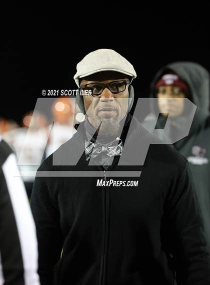 Thumbnail 2 in Versailles vs. Harvest Prep (OHSAA D5 State Semi Final) photogallery.