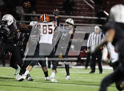 Thumbnail 3 in Versailles vs. Harvest Prep (OHSAA D5 State Semi Final) photogallery.