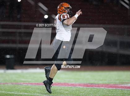 Thumbnail 3 in Versailles vs. Harvest Prep (OHSAA D5 State Semi Final) photogallery.