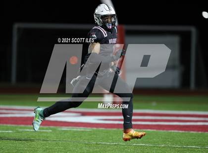 Thumbnail 2 in Versailles vs. Harvest Prep (OHSAA D5 State Semi Final) photogallery.