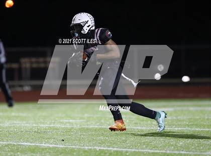 Thumbnail 3 in Versailles vs. Harvest Prep (OHSAA D5 State Semi Final) photogallery.