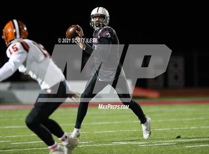 Thumbnail 2 in Versailles vs. Harvest Prep (OHSAA D5 State Semi Final) photogallery.
