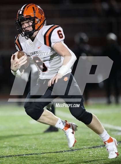 Thumbnail 1 in Versailles vs. Harvest Prep (OHSAA D5 State Semi Final) photogallery.