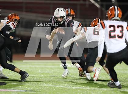 Thumbnail 2 in Versailles vs. Harvest Prep (OHSAA D5 State Semi Final) photogallery.