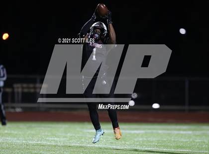 Thumbnail 2 in Versailles vs. Harvest Prep (OHSAA D5 State Semi Final) photogallery.