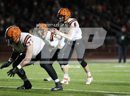 Thumbnail 2 in Versailles vs. Harvest Prep (OHSAA D5 State Semi Final) photogallery.