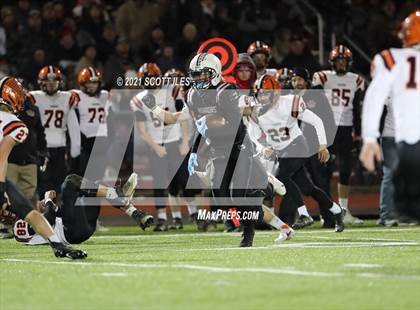 Thumbnail 3 in Versailles vs. Harvest Prep (OHSAA D5 State Semi Final) photogallery.