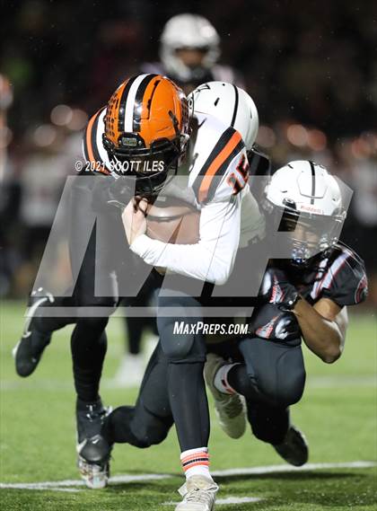 Thumbnail 3 in Versailles vs. Harvest Prep (OHSAA D5 State Semi Final) photogallery.