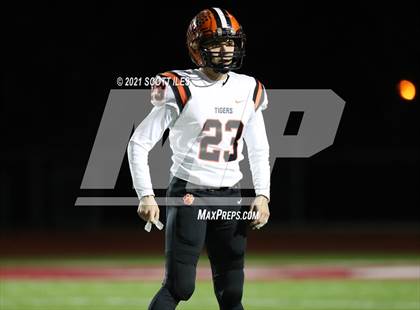 Thumbnail 1 in Versailles vs. Harvest Prep (OHSAA D5 State Semi Final) photogallery.