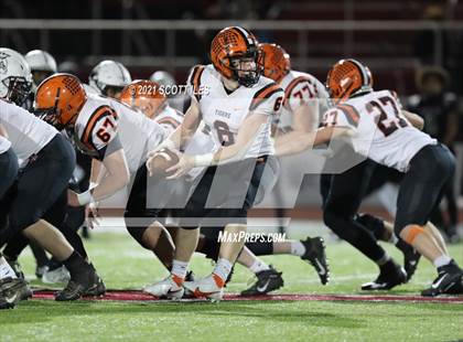 Thumbnail 3 in Versailles vs. Harvest Prep (OHSAA D5 State Semi Final) photogallery.