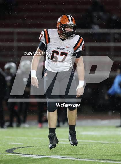 Thumbnail 2 in Versailles vs. Harvest Prep (OHSAA D5 State Semi Final) photogallery.
