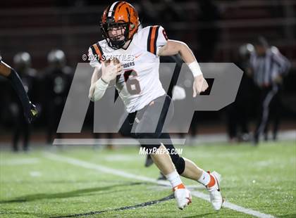 Thumbnail 3 in Versailles vs. Harvest Prep (OHSAA D5 State Semi Final) photogallery.