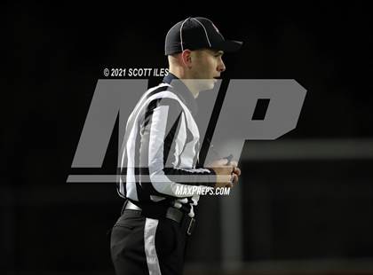Thumbnail 3 in Versailles vs. Harvest Prep (OHSAA D5 State Semi Final) photogallery.