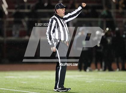 Thumbnail 3 in Versailles vs. Harvest Prep (OHSAA D5 State Semi Final) photogallery.