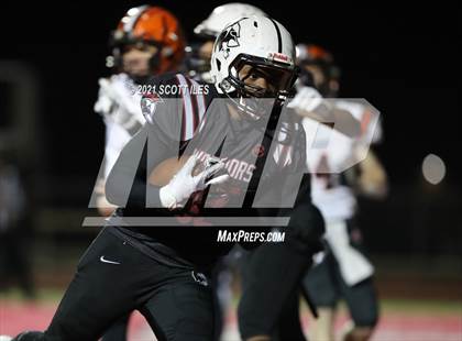 Thumbnail 3 in Versailles vs. Harvest Prep (OHSAA D5 State Semi Final) photogallery.