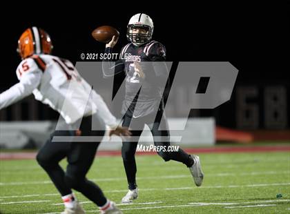 Thumbnail 3 in Versailles vs. Harvest Prep (OHSAA D5 State Semi Final) photogallery.