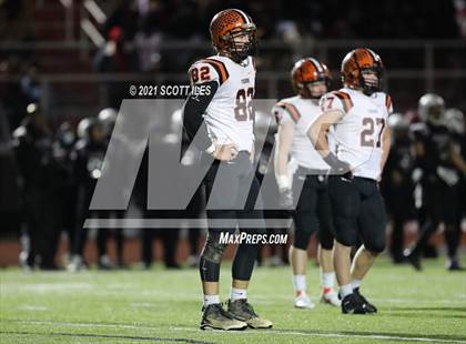 Thumbnail 3 in Versailles vs. Harvest Prep (OHSAA D5 State Semi Final) photogallery.