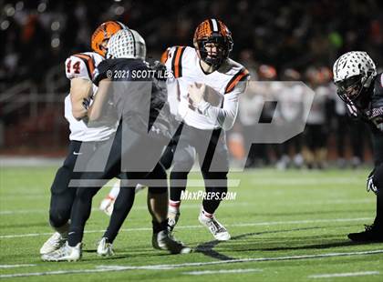 Thumbnail 1 in Versailles vs. Harvest Prep (OHSAA D5 State Semi Final) photogallery.