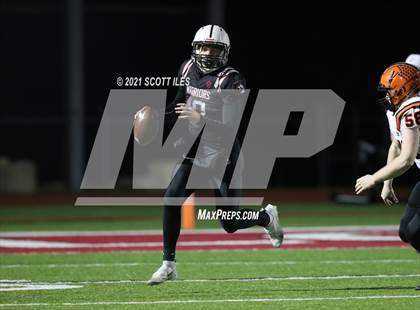 Thumbnail 3 in Versailles vs. Harvest Prep (OHSAA D5 State Semi Final) photogallery.