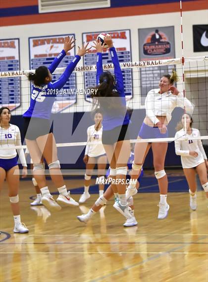 Thumbnail 3 in Moanalua @ Bishop Gorman photogallery.